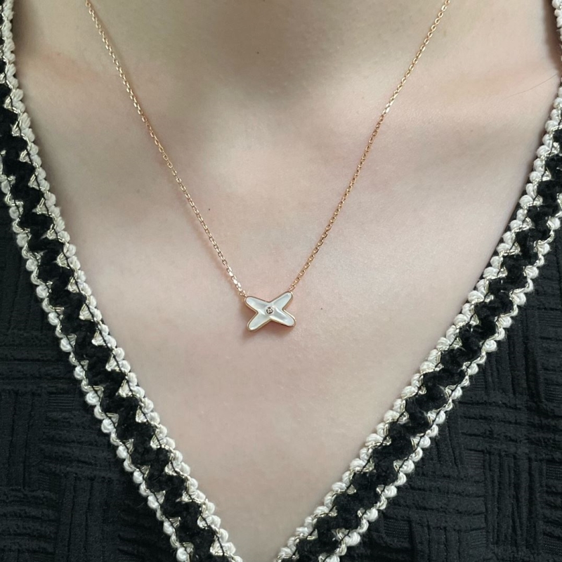 CHAUMET